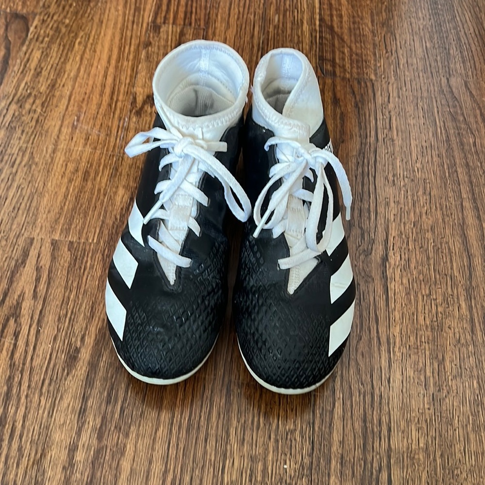 youth adidas predator cleats